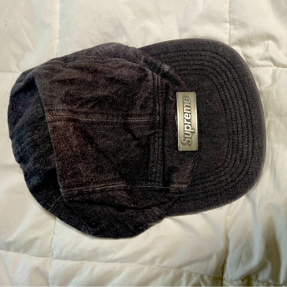 Super métal authentique supreme hat.